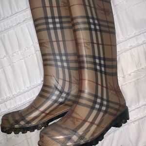 Burberry Haymarket check rain boot